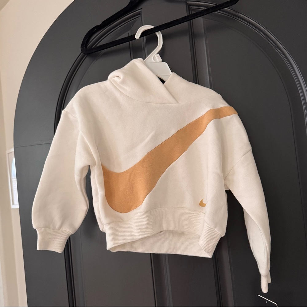 NWT Nike Boy Hooded Sweatshirt Hoodie Swoosh 2T - Picture 1 of 3